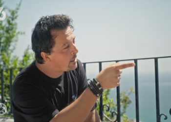 Woede spat ervan af: Mike fileert Denise tijdens keiharde confrontatie