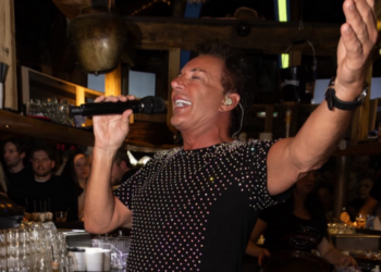 Schandalig moment bij optreden Gerard Joling: ‘Dit loopt compleet uit de hand’