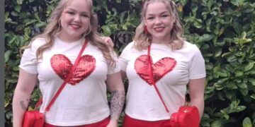 Emotioneel verhaal van Urk!-zussen maakt veel los: ‘Ineens behandelen ze je anders’