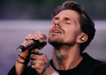 Stevige kritiek op André Hazes: ‘Ruzies met Noa lopen zo uit de hand dat ze huilt’