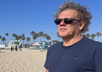 Duidelijke boodschap van Kees van der Spek: ‘Denk goed na voordat je deze reis boekt’
