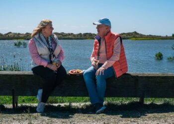 Historische ontdekkingen verrassen Janny en André tijdens vaartocht in Denkend aan Holland
