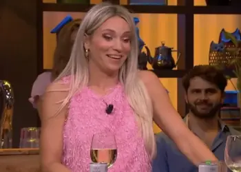Hélène Hendriks zorgt voor ongemakkelijk moment in De Oranjezomer: ‘Oei…’