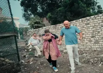 Ontvoerd begint met aangrijpende bevrijding van Janine en haar dochter