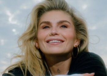 Roxeanne Hazes spreekt zich uit over moeder Rachel: een familieband kent ook grenzen